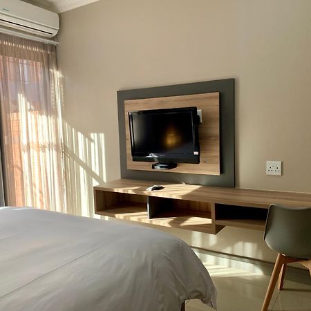 Hotel At Hatfield Apartments Pretoria Exterior foto